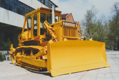 Z6官网推土机累计销量突破2000台；被国度经贸部核准为进出口自营权企业。